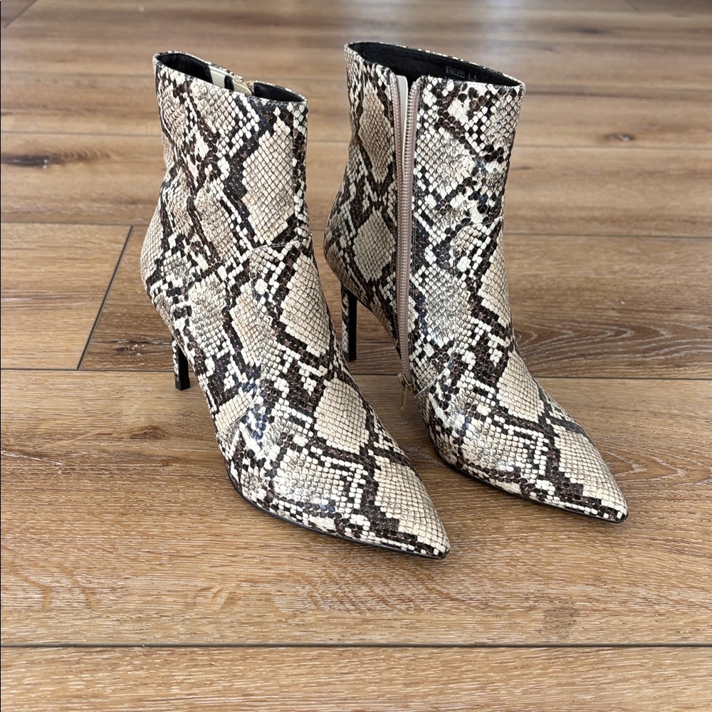 Jeffrey Campbell Khalees Snake Print Heel Bootie Size 6.5
